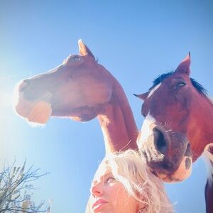 Meet your Posher, Gina